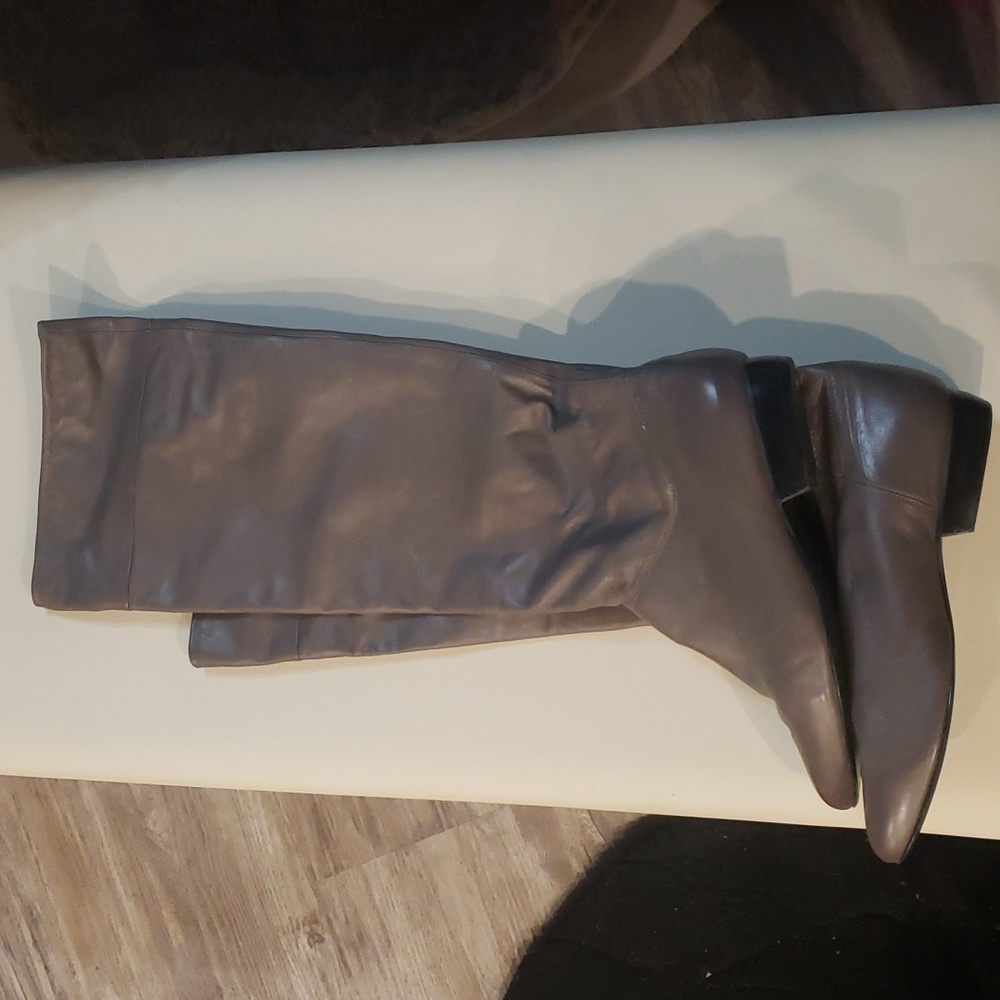 Grey boots